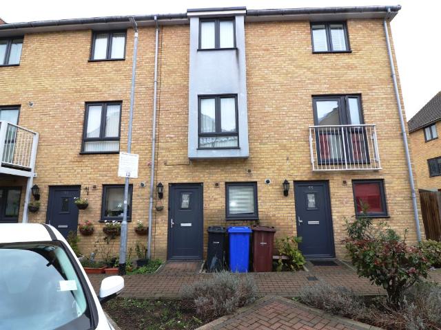 Draper Close, Grays RM20, 4 bed property to rent, £2,250 pcm | PrimeLocation