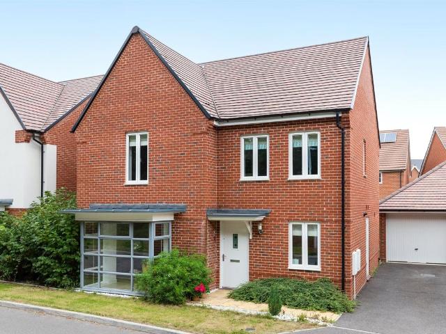 Draper Crescent, Wokingham, Berkshire RG40, 4 bed detached house to rent, £2,650 pcm | PrimeLocation