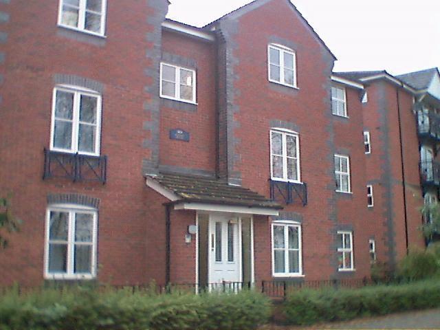 Drapers Fields, Canal Basin. 2 bed apartment to rent £850 pcm £196 pw