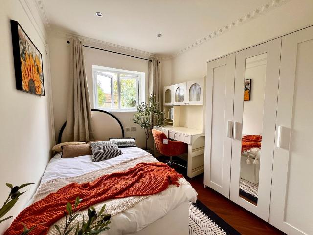 Drapers Road, Canary Wharf E15, Studio to rent, £1,946 pcm | PrimeLocation