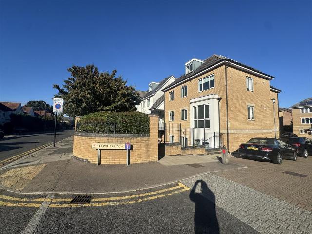 Drapers Road, Enfield EN2, 2 bed flat to rent, £2,000 pcm | PrimeLocation
