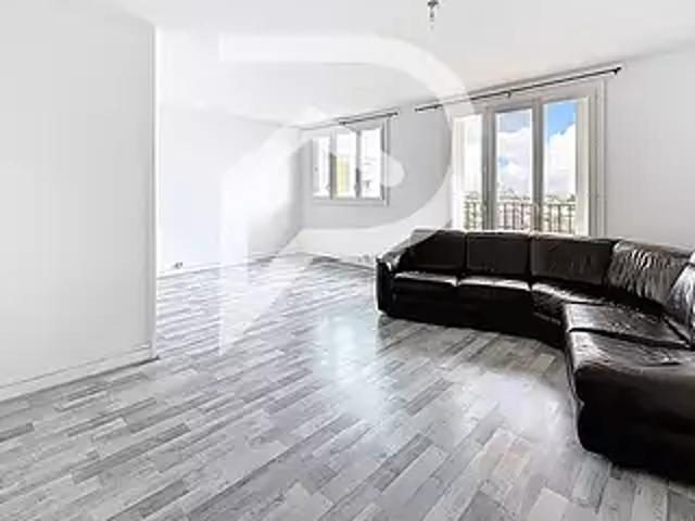 Dreux 28100 Achat / Vente appartement 5 pièces t5 au dernier étage cave