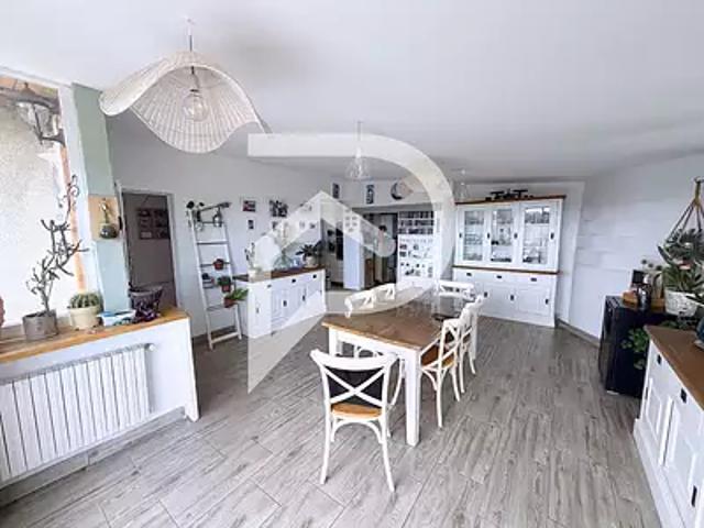 Dreux 28100 Achat / Vente maison 5 pièces t5 au dernier étage cave