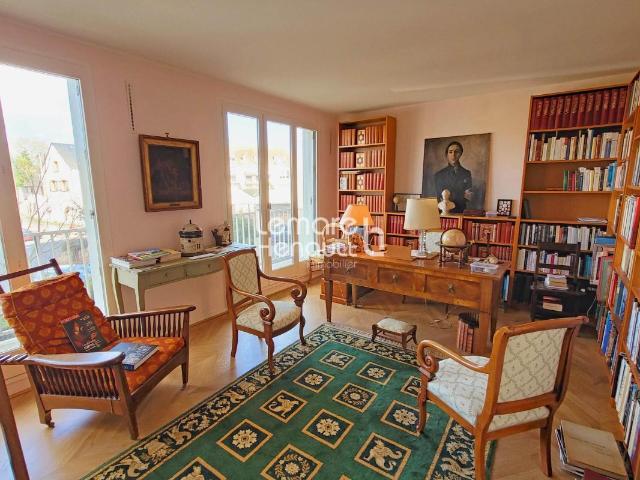 Dreux proche gare appartement F6 113 m² – garage et cave