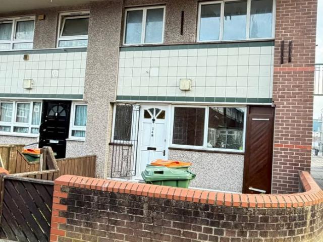Drew Road, London E16, 3 bed maisonette to rent, £2,550 pcm | PrimeLocation