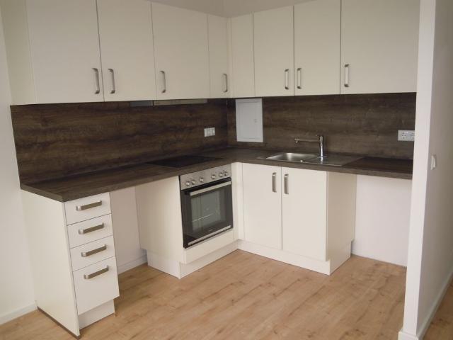 Drewitz, Erich Pommer Str. 20, sanierte 3 Zi mit 68 m² im EG mit Balkon