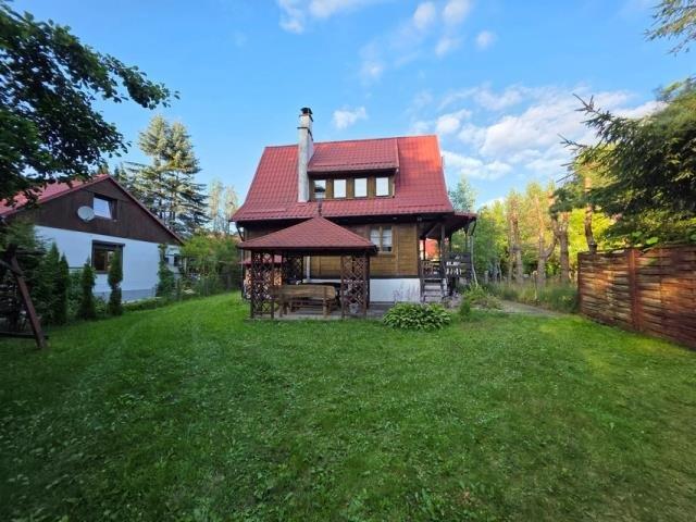 Drewniany domek 90 m2 z garażem i altaną polecam!