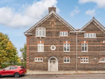 Drewstead Road, Streatham Hill, London SW16, 2 bed flat to rent, £1,950 pcm | PrimeLocation
