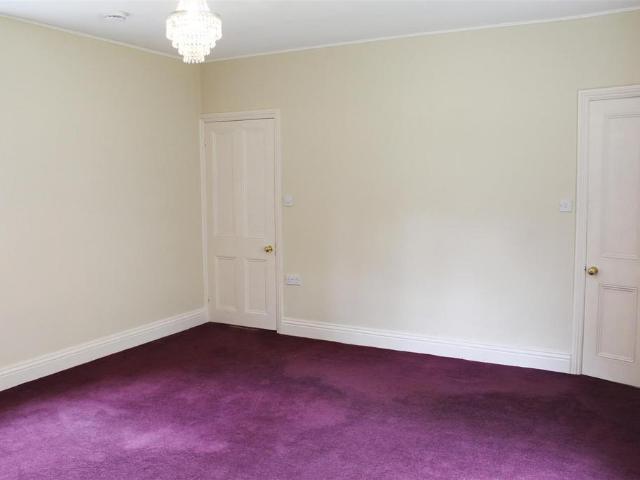 Drewton, Brough 4 bed cottage to rent £1,695 pcm £391 pw