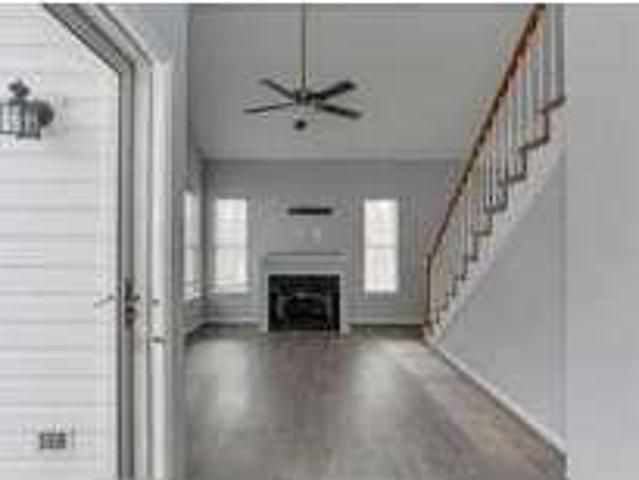 Dream Townhouse Three Bedroom 3 Bath