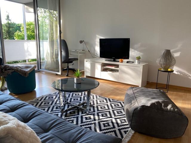 Dream apartment at the English Garden with indoor pool, bright, modern all inclusive Munchen Amsterdam Apartments for Rent