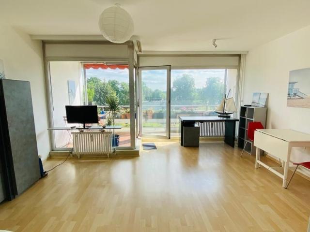 Dream Apartment in Berlin with Lake View, Berlin Amsterdam Apartments for Rent