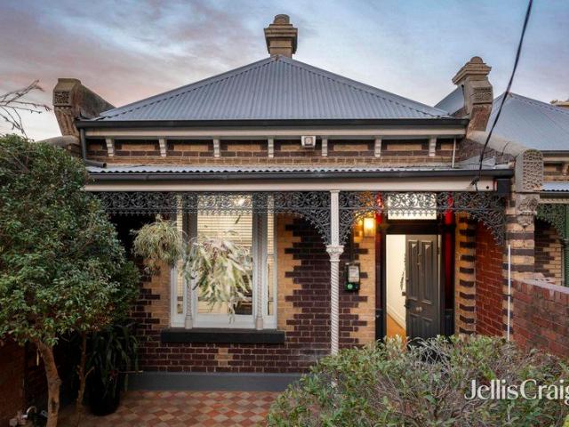 Dream dimensions in an elegant Victorian