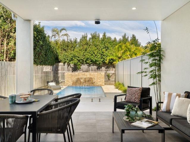 Dream Entertainer's Duplex set in park side location