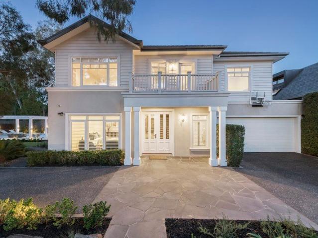 Dream Family Luxury In Parkside Setting