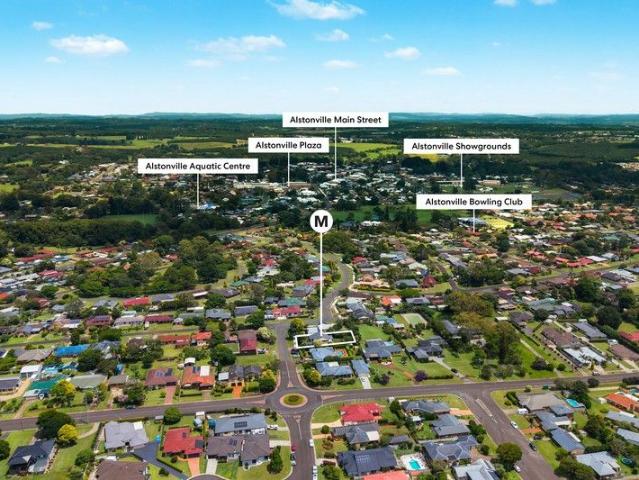 Dream home potential in desirable 'walk to town' position