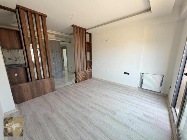 Dream Home'dan Eski Mezitli Bölg. Bağımsız Mutfak Kiralık 2,5+1