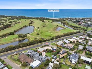 Jan Juc, Surf Coast, Victoria - Equipped kitchen
