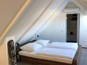 Dream loft near fair Essen/Düsseldorf with own elevator, Essen Amsterdam Apartments for Rent