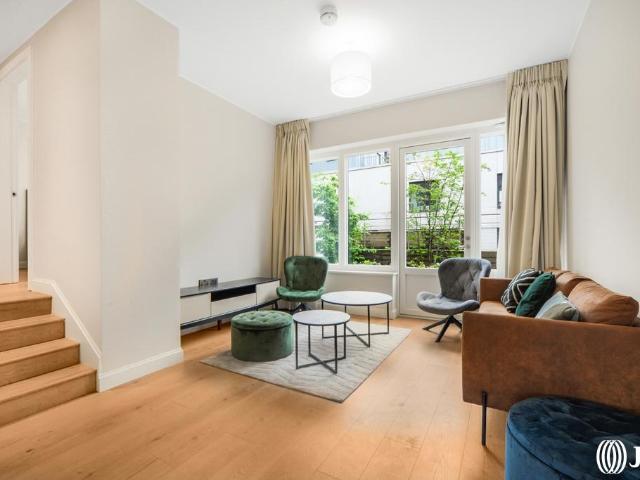 Dream Nails, 2 Carpet Street, London, E15 2AL, United Kingdom | 4 bed apartment for rent #126415543 | Rentberry