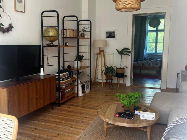 Dream old building near Hemlholtz Platz, Berlin Amsterdam Apartments for Rent