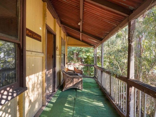 Dream Renovator in Blue Chip Suburb!