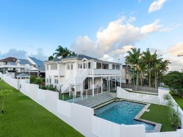 Renovated Queenslander Masterpiece with Dual Entertaining on 752m2