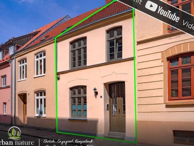Drei Ebenen voller Möglichkeiten – Stadthaus mit Hinterhof in Wismar