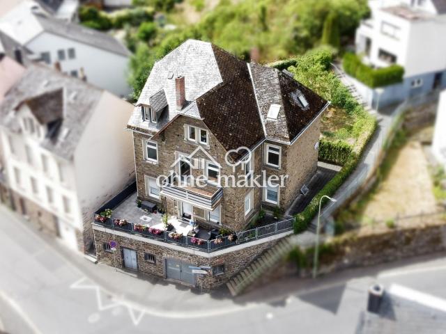 Drei Familienhaus mit Burgblick – ideale Voraussetzungen für 3 Eigentumswohnungen