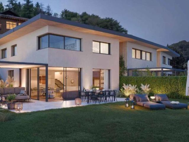 Drei luxuriöse Villen nach Plan mit Seeblick Villa A