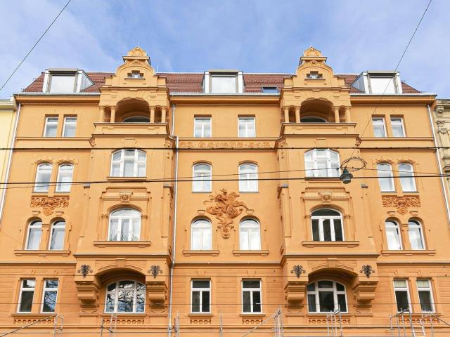 Drei Zimmer Wohnung mit zwei Balkonen in Stilaltbau | unbefristete Vermietung