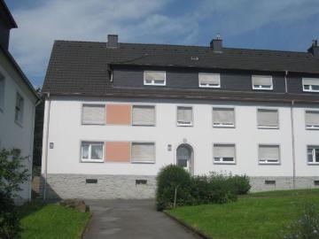 DREI ZIMMER WOHNUNG MIT BALKON