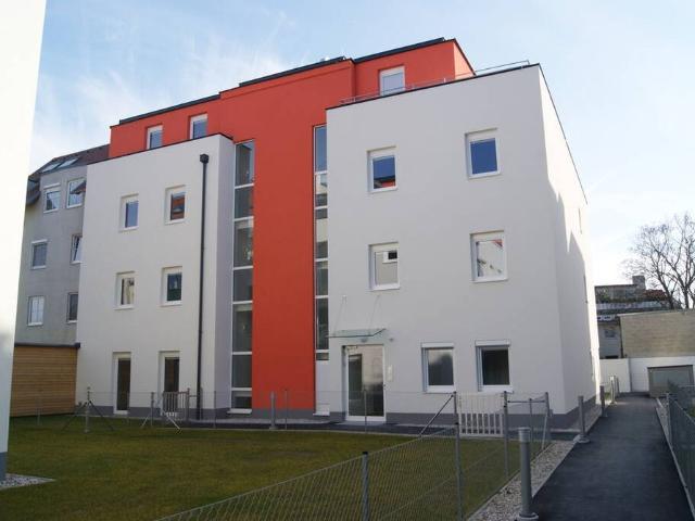 Drei Zimmer Wohnung mit Balkon