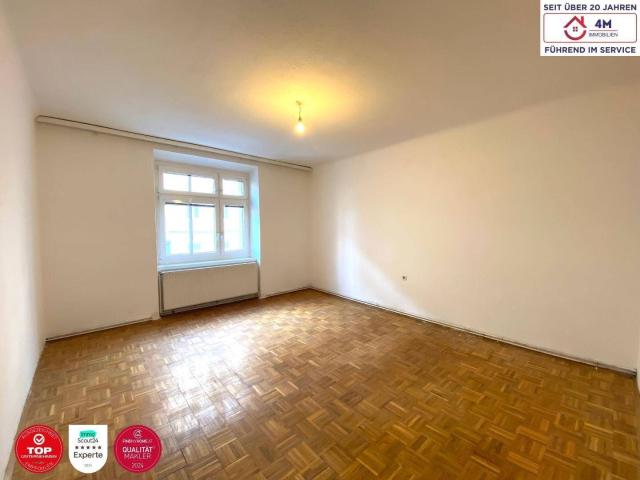 Drei Zimmer Wohnung Hell Klar Altbau