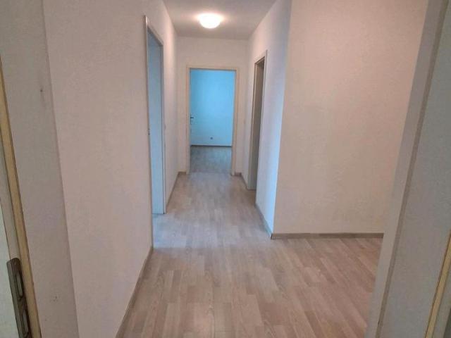 Drei Zimmer Wohnung zu Verkaufen