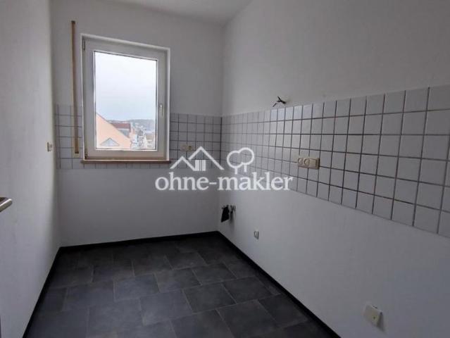 Drei Zimmer DG Wohnung mit Balkon zentral gelegen in Schwandorf