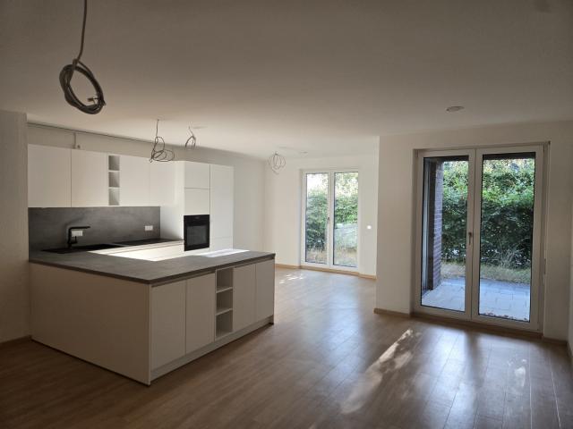 Drei Zimmer Gartenwohnung mit Einbauküche in hochwertiger Wohnanlage / Erstbezug nach Sanierung