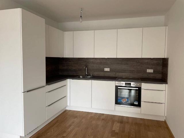 DREI Zimmer MIETWOHNUNG + mit TERRASSE & KÜCHE