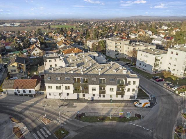 DREI Zimmer MIETWOHNUNG + mit TERRASSE & KÜCHE