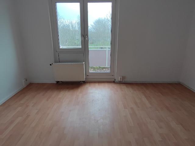 Drei Zimmer mit Balkon zum kleinen Mietpreis