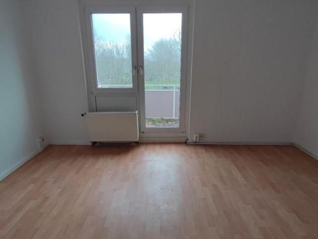 Drei Zimmer mit Balkon zum kleinen Mietpreis