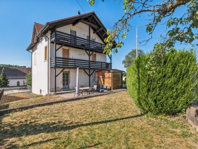 Dreifachhaus mit drei Mietwohnungen
