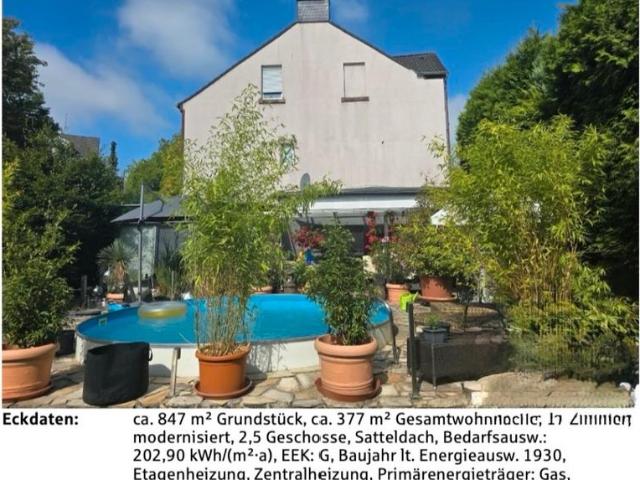 Dreifamilien Haus