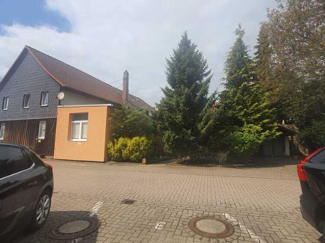 Dreifamilien Haus mit Aufbaureserve
