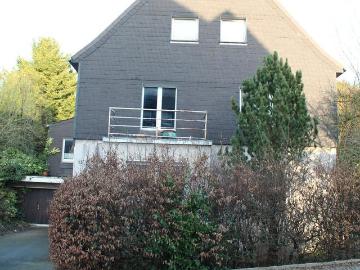Dreifamilienhaus Mit Doppelgarage Und Anbau