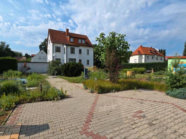Dreifamilienhaus mit großem Grundstück in Dresden Weixdorf