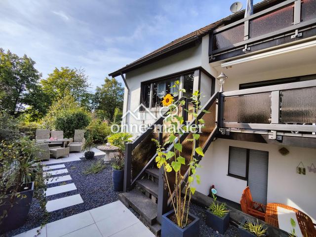 Dreifamilienhaus im Grünen mit großem Grundstück