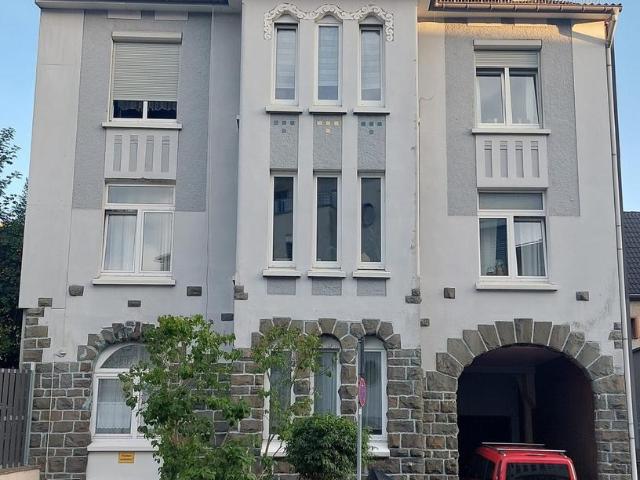 Dreifamilienhaus in Remscheid – 262 m², Garage & Stellplatz