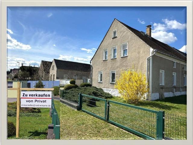 Dreiseitenhof mit Wohnhaus, großer Scheune und viel Nebengelass, Pferde u.a. Tiere sind möglich