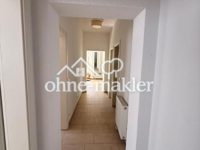 Dreizimmer Wohnung in City
